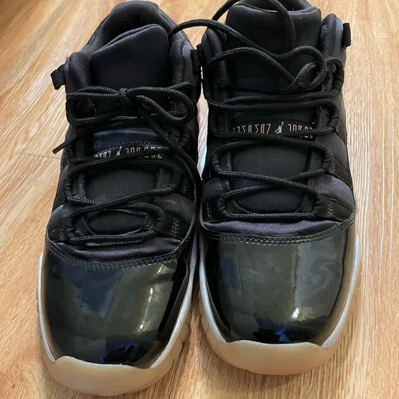 Women’s Jordan 11 Bleached Coral - Picture 6 of 6